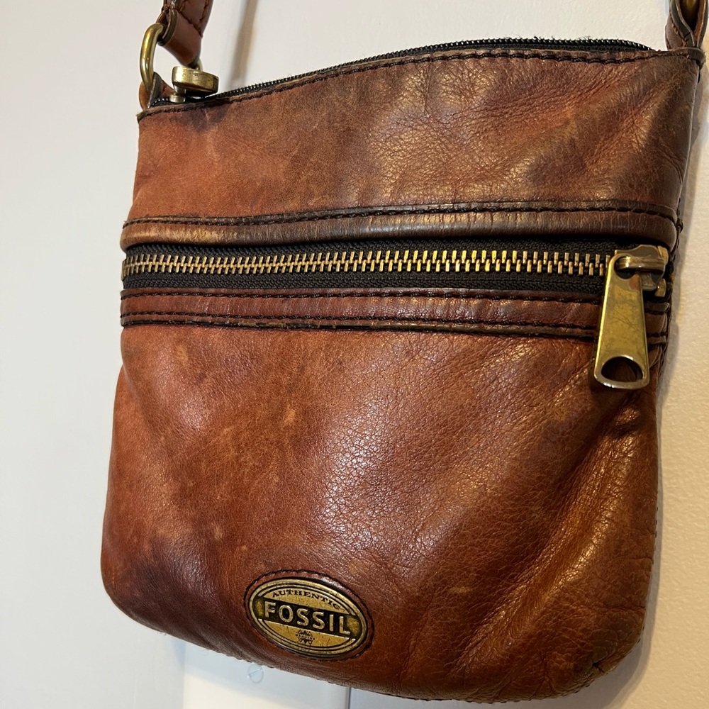 Fossil cross body bag.